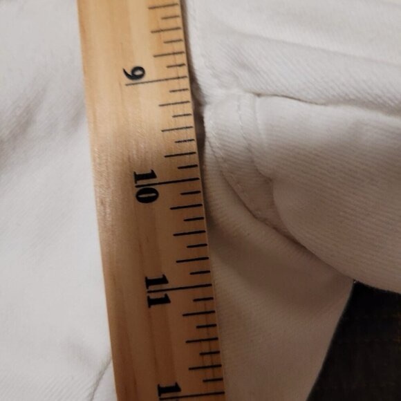 Style Co Women s size 8P White Bermuda Shorts Button zip up with 5 pockets - Picture 7 of 9